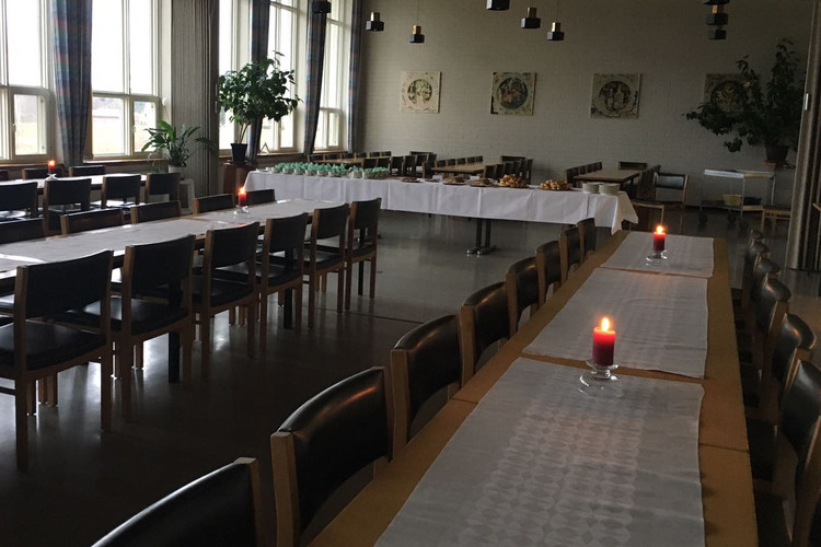 Kaksikielinen rakkauden ateria Kaksikielinen rakkauden ateria