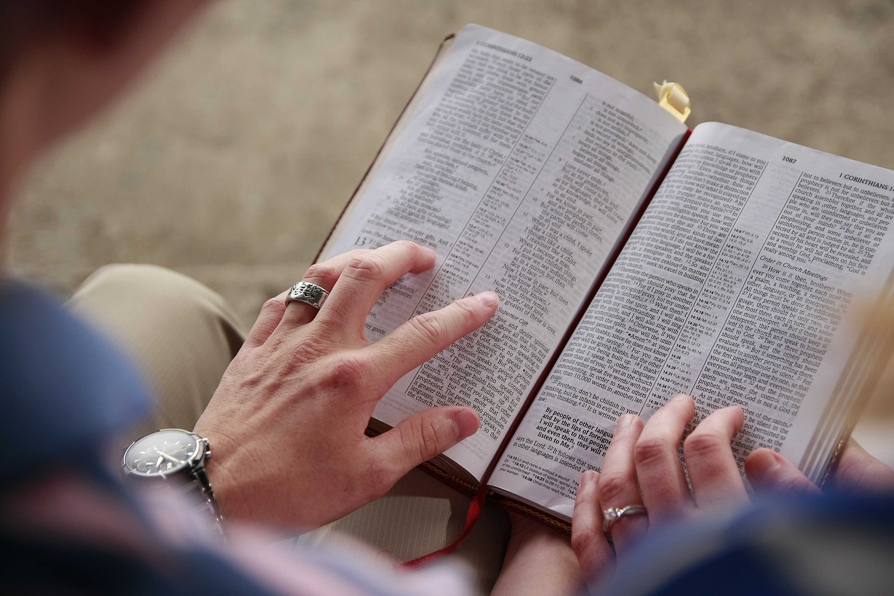 Raamatun lukeminen yhdessä